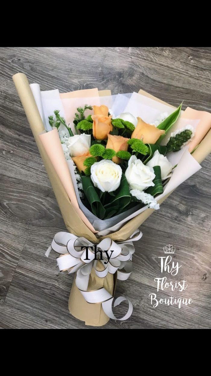 Hand Bouquet ‘Opal’