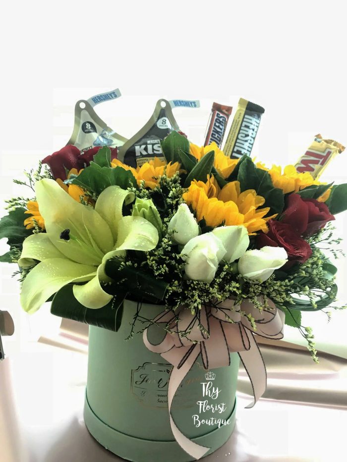 Flower & chocolate in box 4