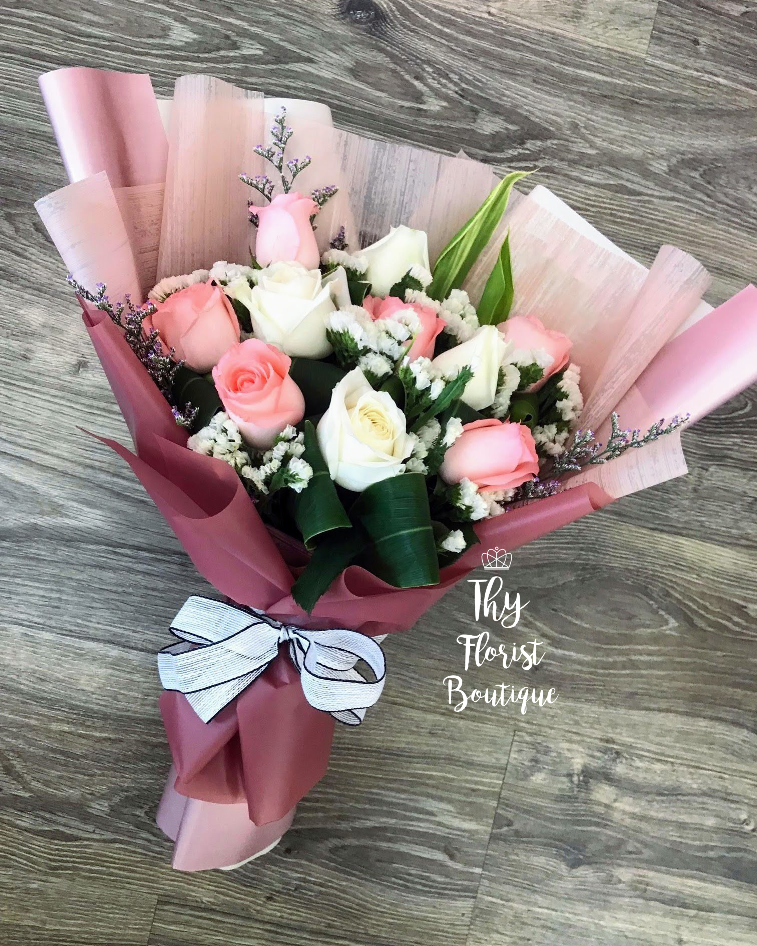 Hand Bouquet ‘Bella’ - Image 2