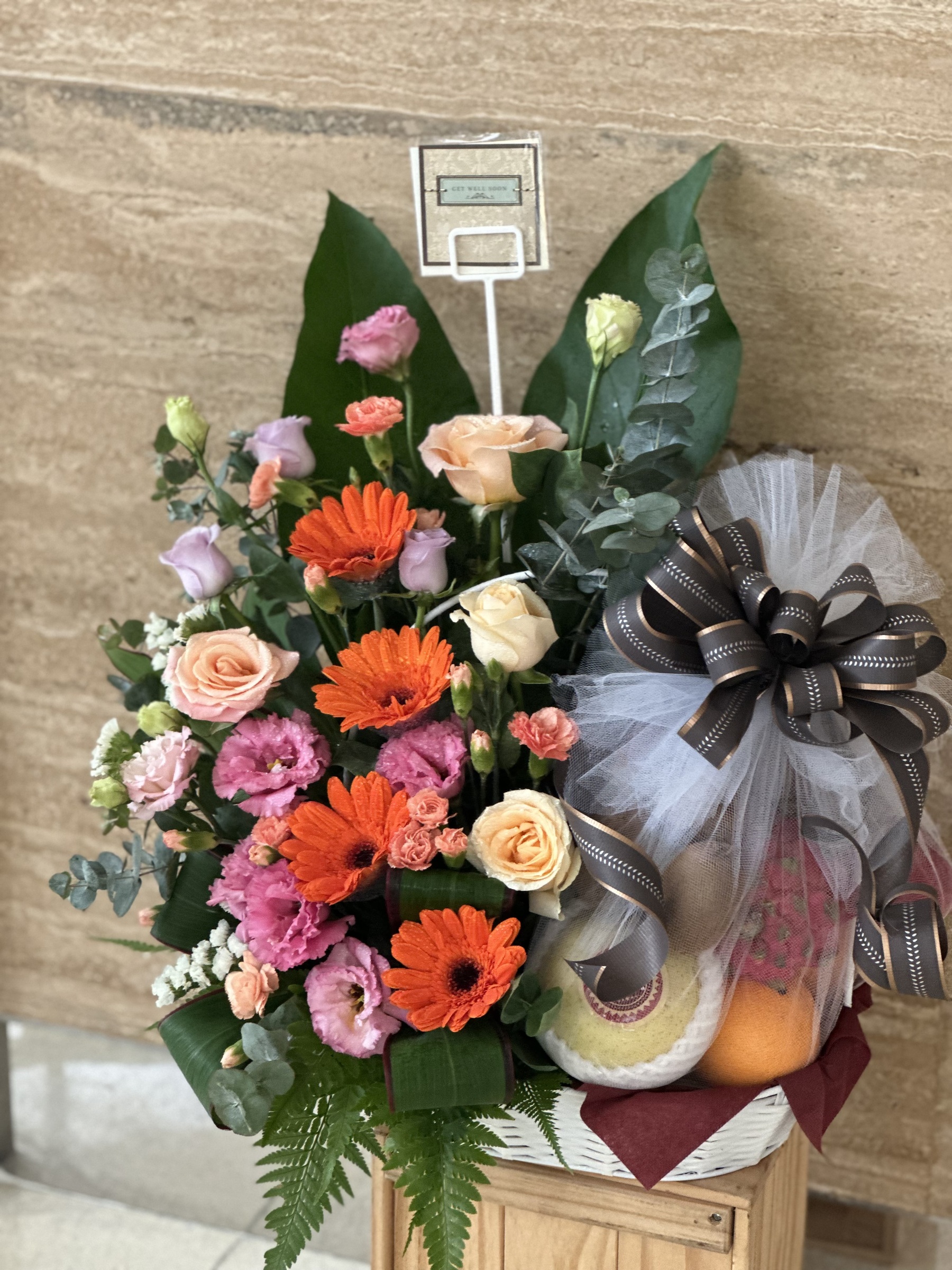 Fruit & flowers basket ‘Ellie’