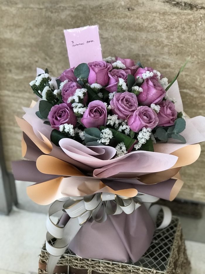 Hand bouquet ‘Voilet’