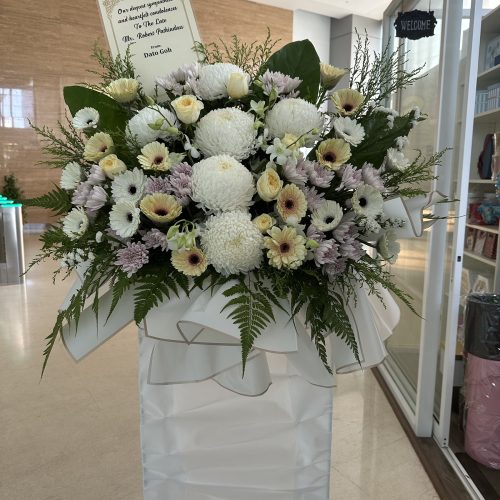 Condolences Stand ‘Alice’