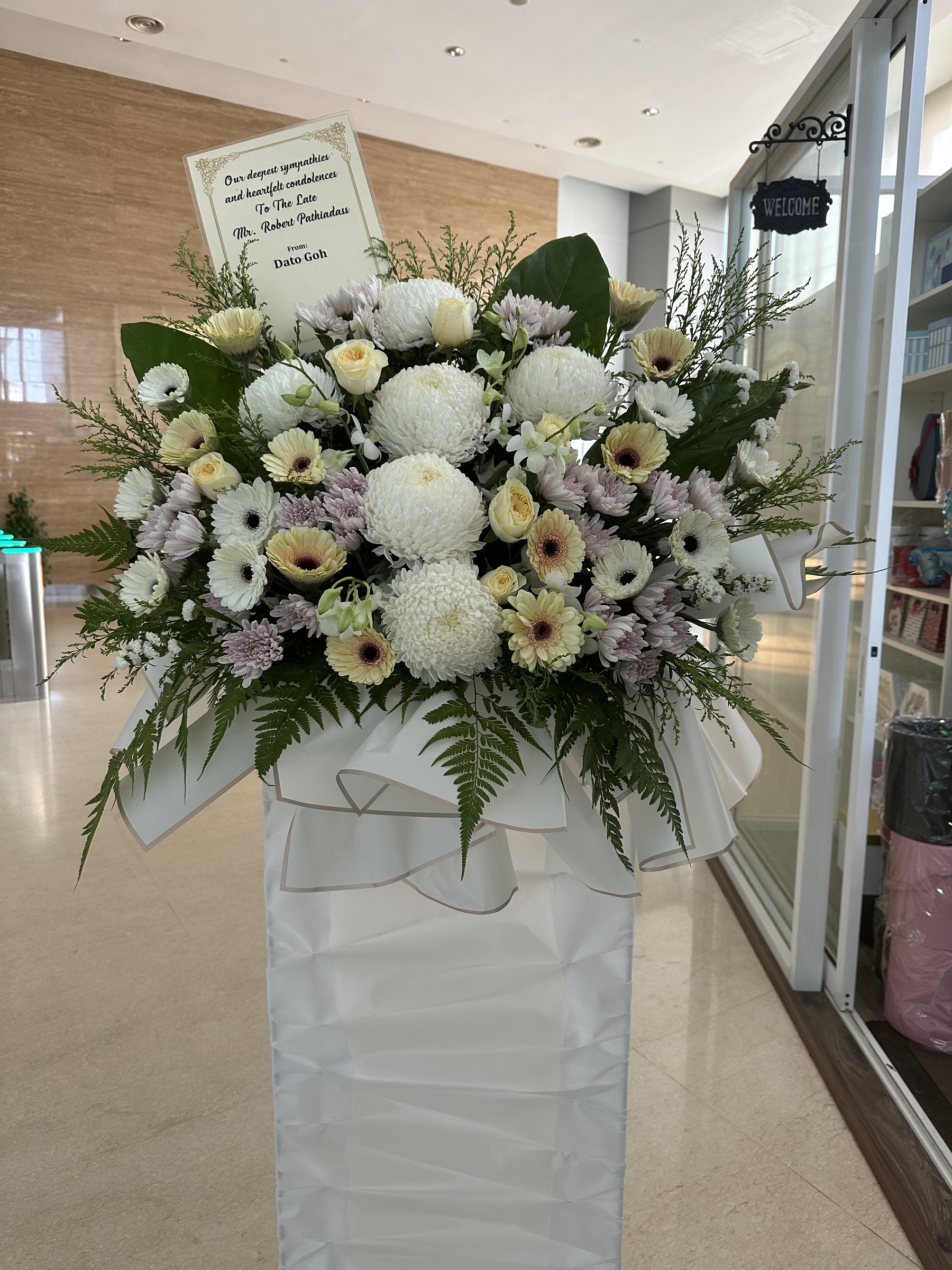 Condolences Stand ‘Alice’